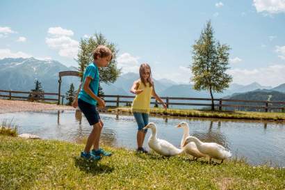 10_kinder_gaense_TVBSerfaus-Fiss-Ladis_tirol_werbung_zangerl_daniel.jpg